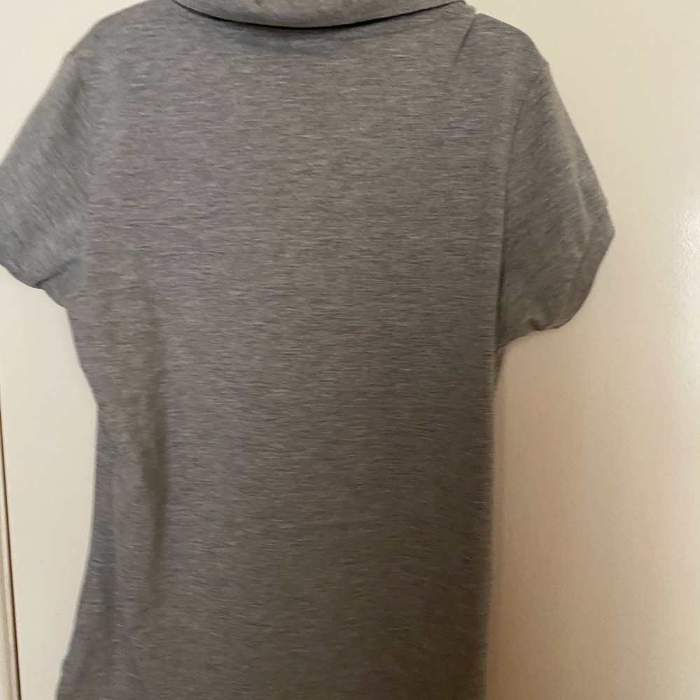 Playera Gris - Picture 2 of 3